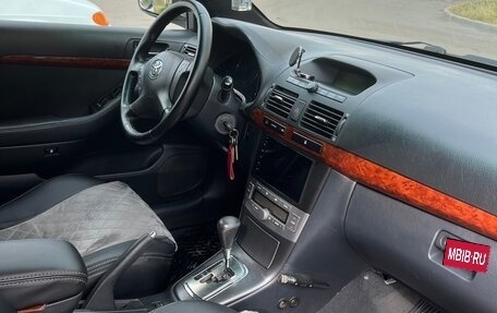 Toyota Avensis III рестайлинг, 2004 год, 750 000 рублей, 19 фотография