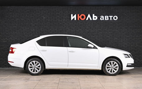 Skoda Octavia, 2017 год, 1 890 000 рублей, 9 фотография