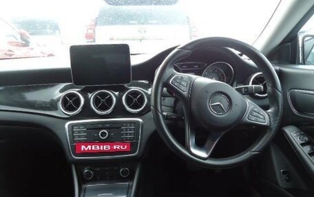 Mercedes-Benz CLA, 2018 год, 1 800 000 рублей, 9 фотография