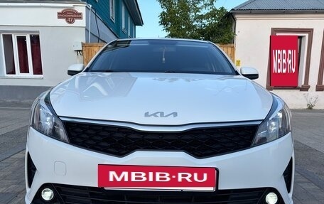 KIA Rio IV, 2022 год, 1 815 000 рублей, 3 фотография