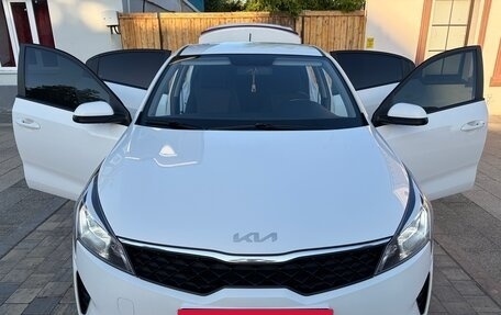 KIA Rio IV, 2022 год, 1 815 000 рублей, 18 фотография