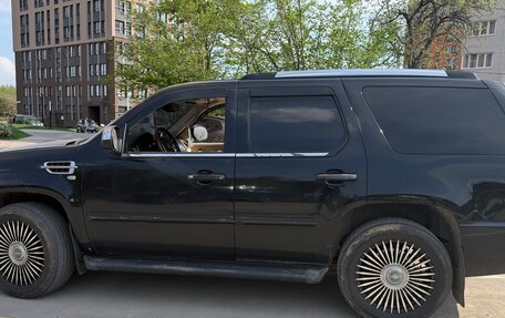 Cadillac Escalade III, 2007 год, 1 390 000 рублей, 2 фотография