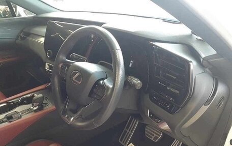 Lexus RX IV рестайлинг, 2023 год, 7 190 000 рублей, 9 фотография