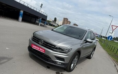 Volkswagen Tiguan II, 2018 год, 2 599 000 рублей, 1 фотография