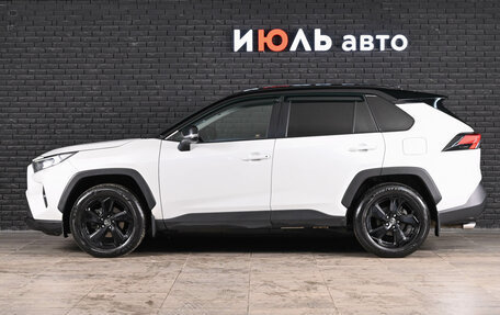 Toyota RAV4, 2022 год, 4 100 000 рублей, 8 фотография