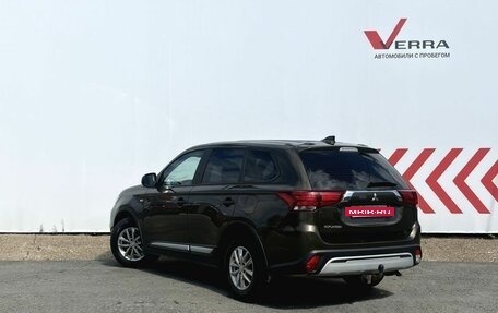 Mitsubishi Outlander III рестайлинг 3, 2020 год, 2 020 000 рублей, 3 фотография