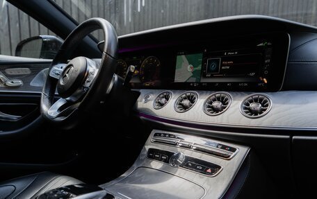 Mercedes-Benz CLS, 2019 год, 4 800 000 рублей, 3 фотография