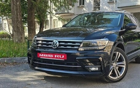 Volkswagen Tiguan II, 2019 год, 3 200 000 рублей, 3 фотография