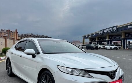 Toyota Camry, 2019 год, 2 650 000 рублей, 6 фотография