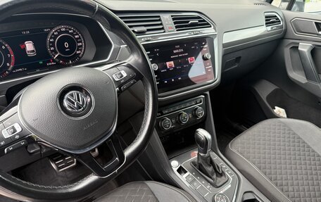 Volkswagen Tiguan II, 2018 год, 2 599 000 рублей, 4 фотография