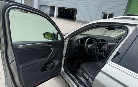 Volkswagen Tiguan II, 2018 год, 2 599 000 рублей, 11 фотография
