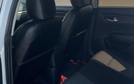 KIA Rio IV, 2018 год, 950 000 рублей, 8 фотография