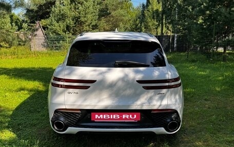 Genesis GV70, 2021 год, 5 800 000 рублей, 6 фотография