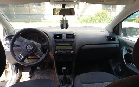 Volkswagen Polo VI (EU Market), 2011 год, 500 000 рублей, 3 фотография