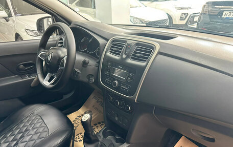 Renault Logan II, 2018 год, 530 000 рублей, 10 фотография