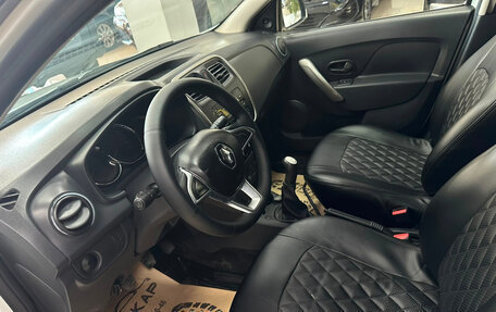 Renault Logan II, 2018 год, 530 000 рублей, 15 фотография