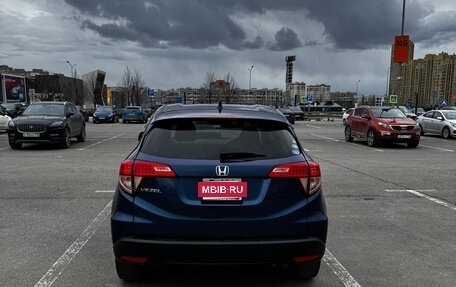 Honda Vezel, 2017 год, 1 650 000 рублей, 6 фотография