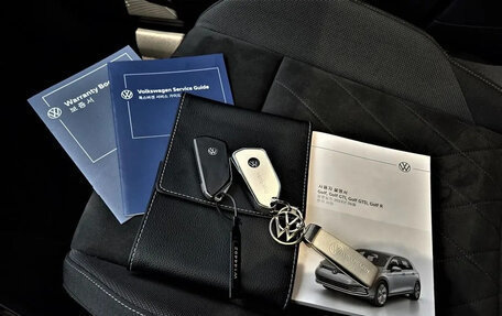 Volkswagen Golf VIII, 2024 год, 2 600 000 рублей, 17 фотография