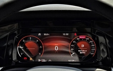 Volkswagen Golf VIII, 2024 год, 2 600 000 рублей, 8 фотография