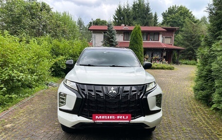 Mitsubishi Montero Sport, 2022 год, 3 850 000 рублей, 6 фотография
