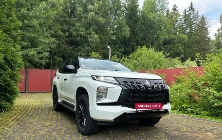 Mitsubishi Montero Sport, 2022 год, 3 850 000 рублей, 4 фотография