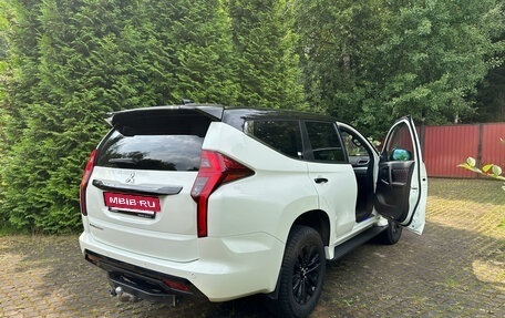 Mitsubishi Montero Sport, 2022 год, 3 850 000 рублей, 7 фотография