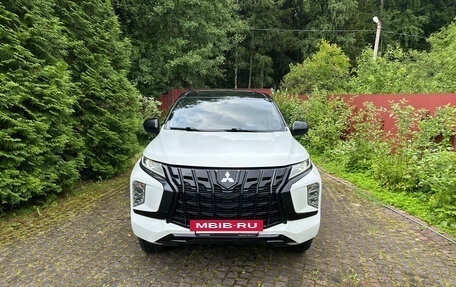 Mitsubishi Montero Sport, 2022 год, 3 850 000 рублей, 3 фотография