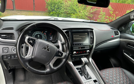 Mitsubishi Montero Sport, 2022 год, 3 850 000 рублей, 12 фотография