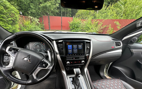 Mitsubishi Montero Sport, 2022 год, 3 850 000 рублей, 11 фотография