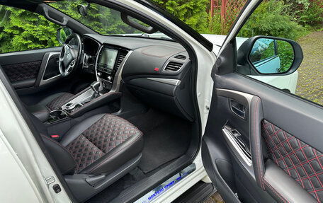 Mitsubishi Montero Sport, 2022 год, 3 850 000 рублей, 15 фотография
