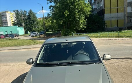 Renault Logan I, 2013 год, 850 000 рублей, 2 фотография