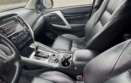Mitsubishi Pajero Sport III рестайлинг, 2019 год, 2 250 000 рублей, 9 фотография
