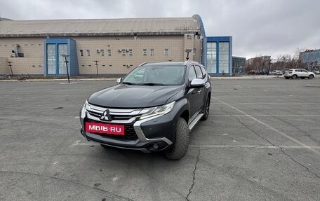 Mitsubishi Pajero Sport III рестайлинг, 2019 год, 2 250 000 рублей, 2 фотография