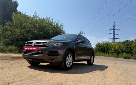 Volkswagen Touareg III, 2010 год, 1 700 000 рублей, 2 фотография