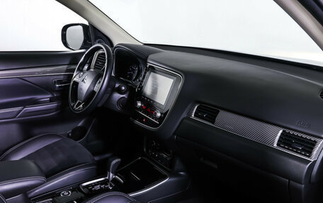 Mitsubishi Outlander III рестайлинг 3, 2022 год, 2 878 000 рублей, 11 фотография