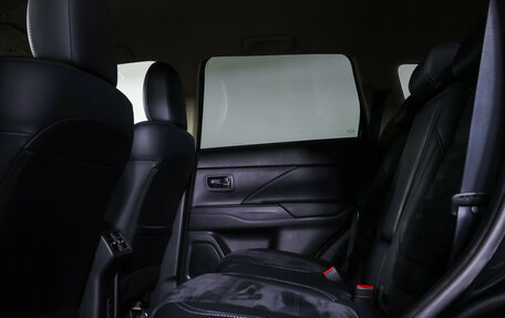 Mitsubishi Outlander III рестайлинг 3, 2022 год, 2 878 000 рублей, 12 фотография
