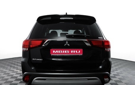 Mitsubishi Outlander III рестайлинг 3, 2022 год, 2 878 000 рублей, 7 фотография