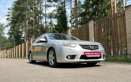 Honda Accord VIII рестайлинг, 2011 год, 930 000 рублей, 3 фотография