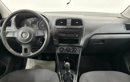 Volkswagen Polo VI (EU Market), 2012 год, 700 000 рублей, 13 фотография