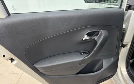 Volkswagen Polo VI (EU Market), 2012 год, 700 000 рублей, 17 фотография