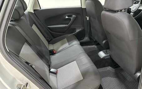 Volkswagen Polo VI (EU Market), 2012 год, 700 000 рублей, 18 фотография