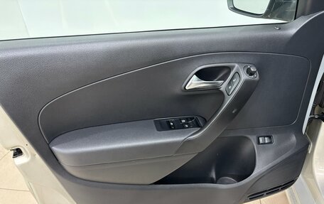 Volkswagen Polo VI (EU Market), 2012 год, 700 000 рублей, 9 фотография