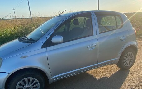 Toyota Vitz, 2001 год, 410 000 рублей, 2 фотография