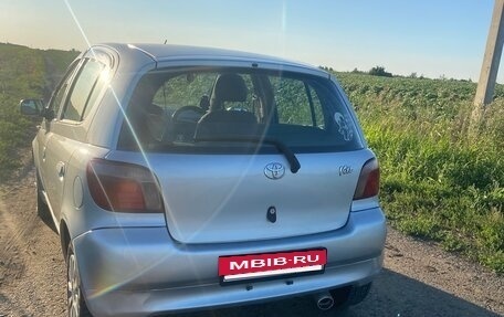 Toyota Vitz, 2001 год, 410 000 рублей, 3 фотография