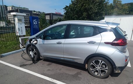 Chevrolet Bolt, 2017 год, 1 850 000 рублей, 2 фотография