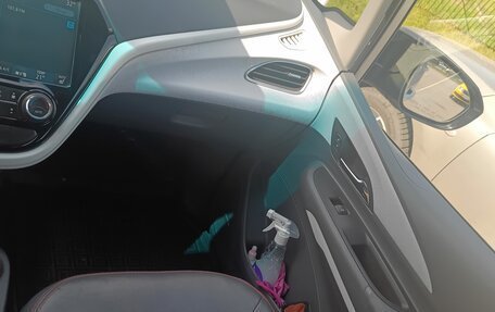Chevrolet Bolt, 2017 год, 1 850 000 рублей, 21 фотография