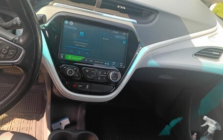 Chevrolet Bolt, 2017 год, 1 850 000 рублей, 20 фотография