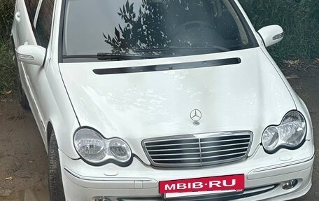 Mercedes-Benz C-Класс, 2005 год, 520 000 рублей, 3 фотография