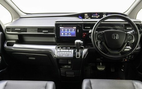 Honda Stepwgn IV, 2016 год, 2 100 000 рублей, 22 фотография