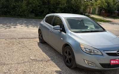 Opel Astra J, 2011 год, 590 000 рублей, 1 фотография